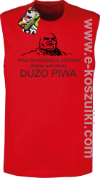 Piwo ma niewiele witamin dlatego potrzebuję dużo piwa - bezrękawnik męski czerwony