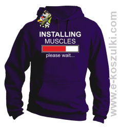 Installing muscles please wait - bluza z kapturem fioletowa